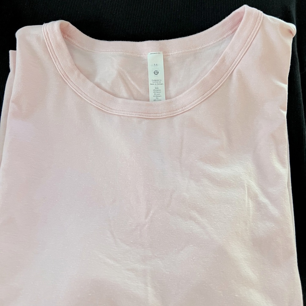 Lululemon Short Sleeve Tee Light Pink Size 14